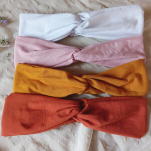 Rugalmas csavart fejpánt